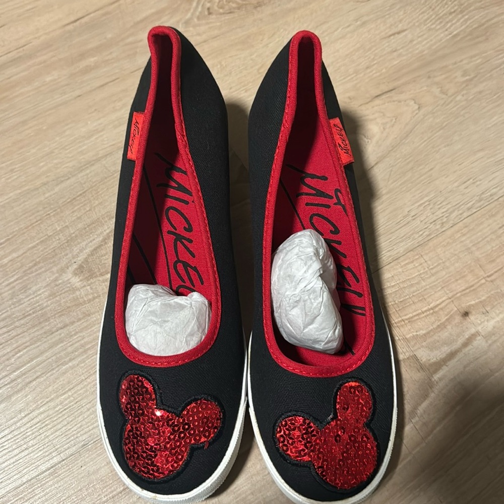 New ALL THAT SPARKLES MICKEY SNEAKER | Women’s Size 10